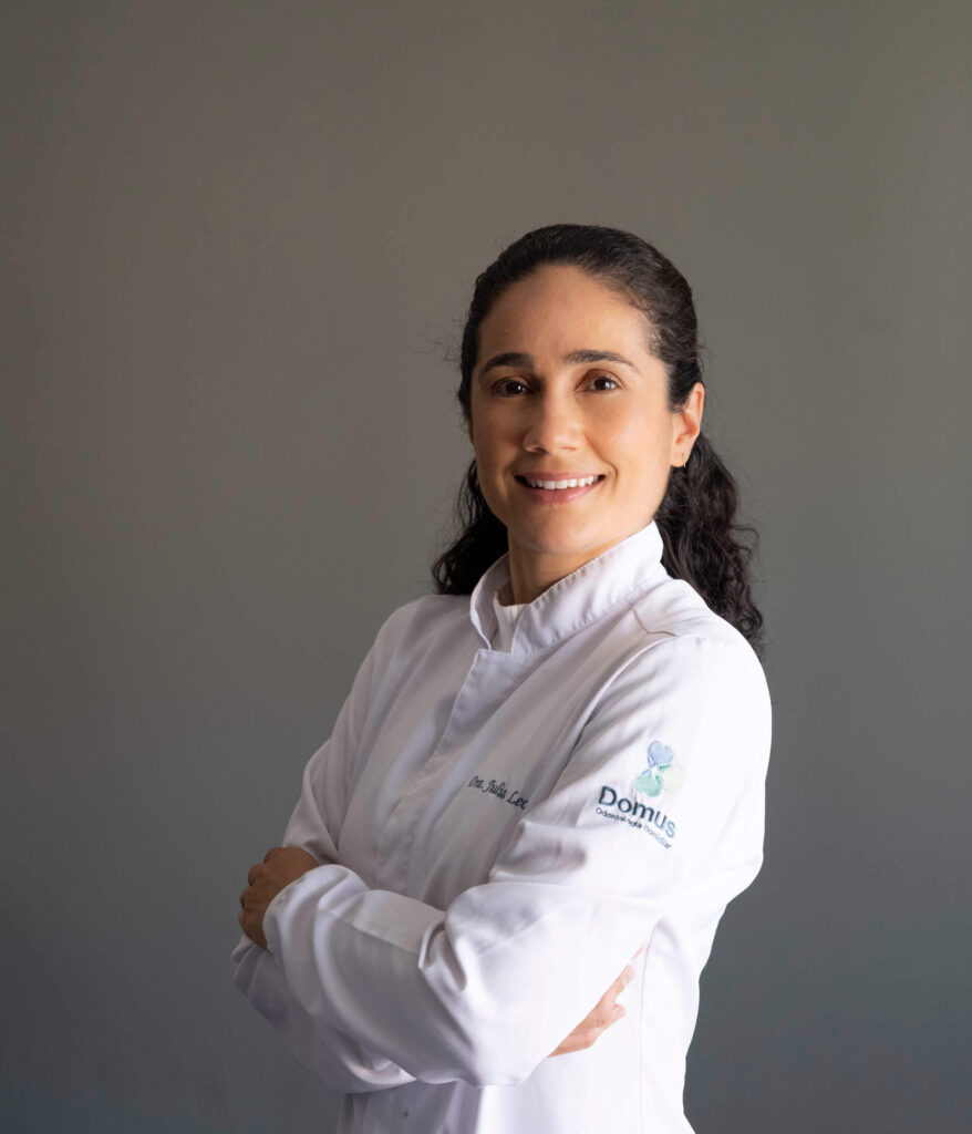 Dra. Julia Leonardo